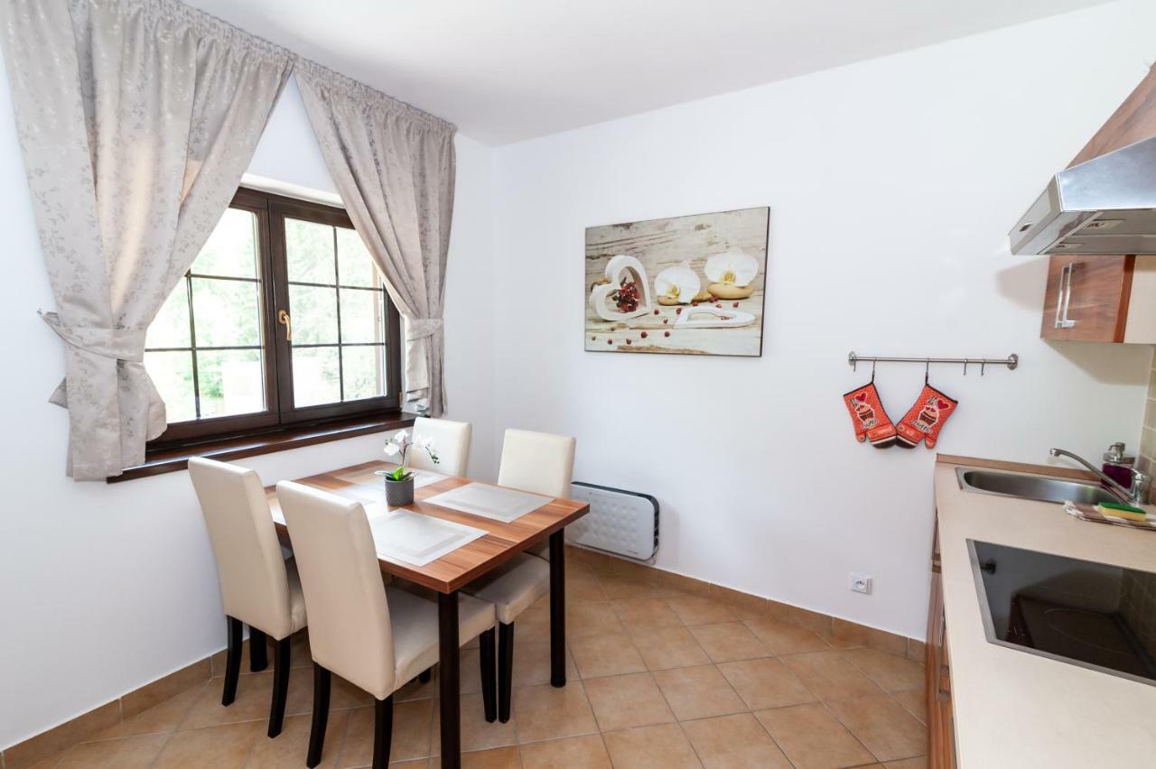 Vila Helena - Apartman Helena 15 Lägenhet Ruzomberok Exteriör bild
