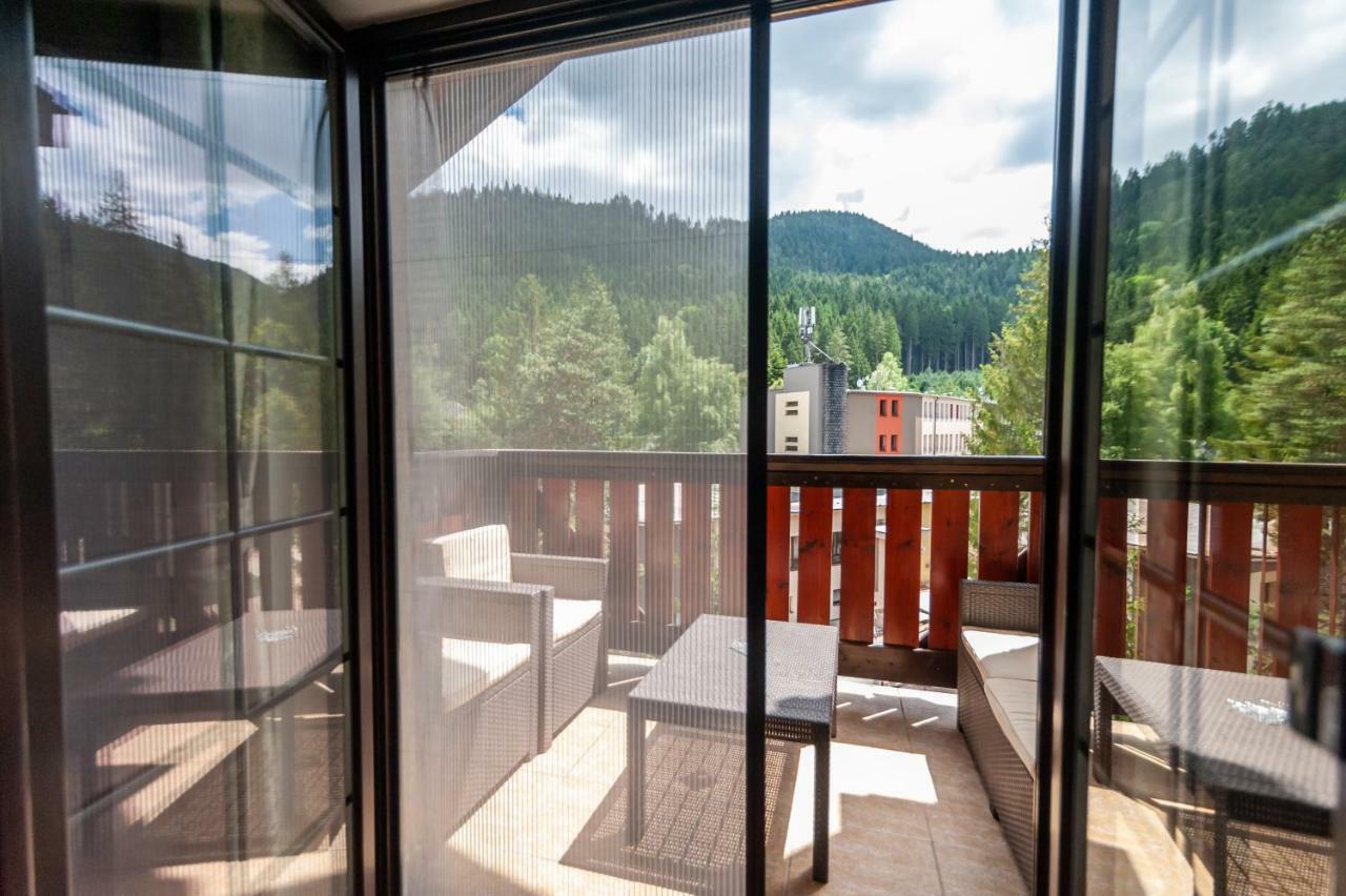 Vila Helena - Apartman Helena 15 Lägenhet Ruzomberok Exteriör bild